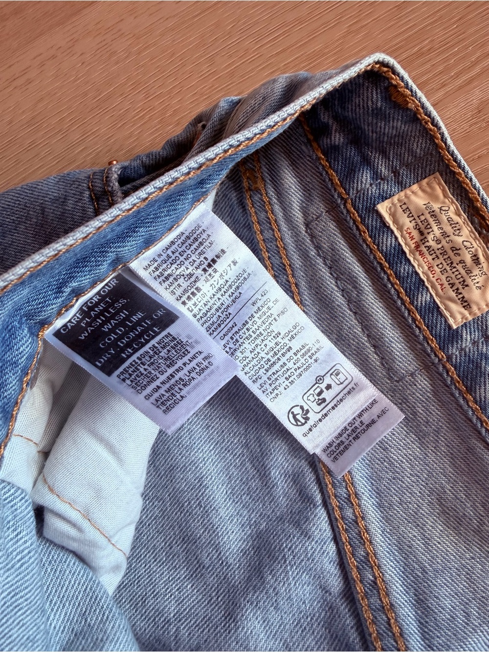 Levi's
501® '90s distressed jeans - Picture 7 of 9